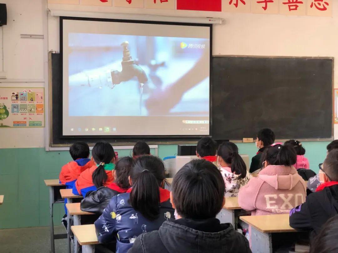 什么方法能美白牙齿？游戏画面